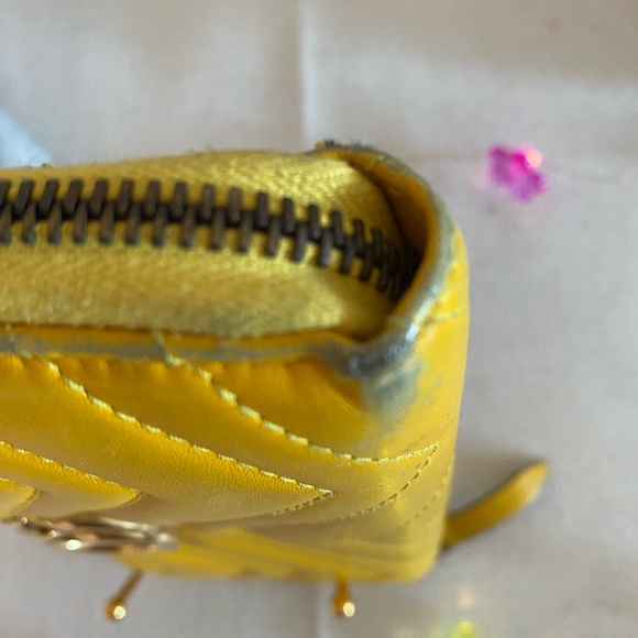 Gucci yellow quilted chevron maramont double GG hardware EUC $150 7.6x4 inches. - Picture 5 of 11